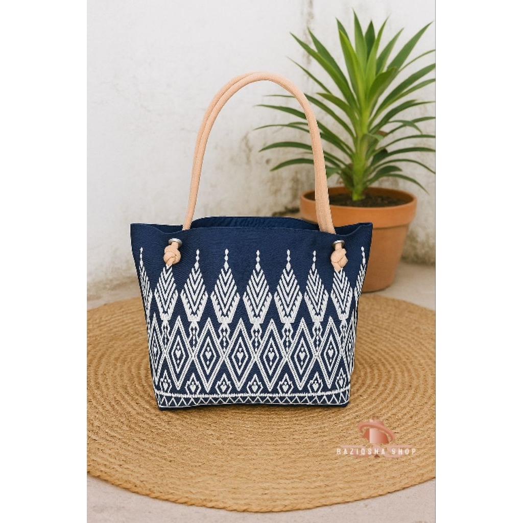 Totebag tas wanita kekinian, tas pengajian, tas multi fungsi motip batik