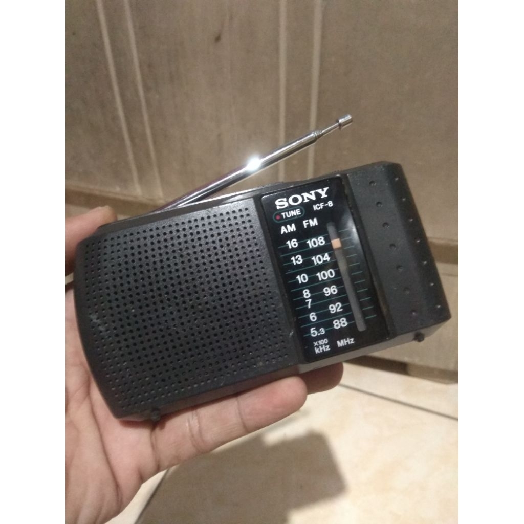 SONY ICF-8 RADIO POCKET