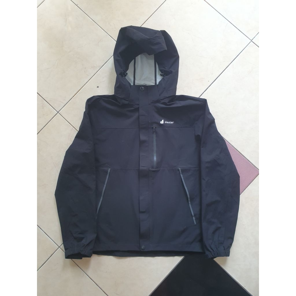Jaket Outdoor Deuter