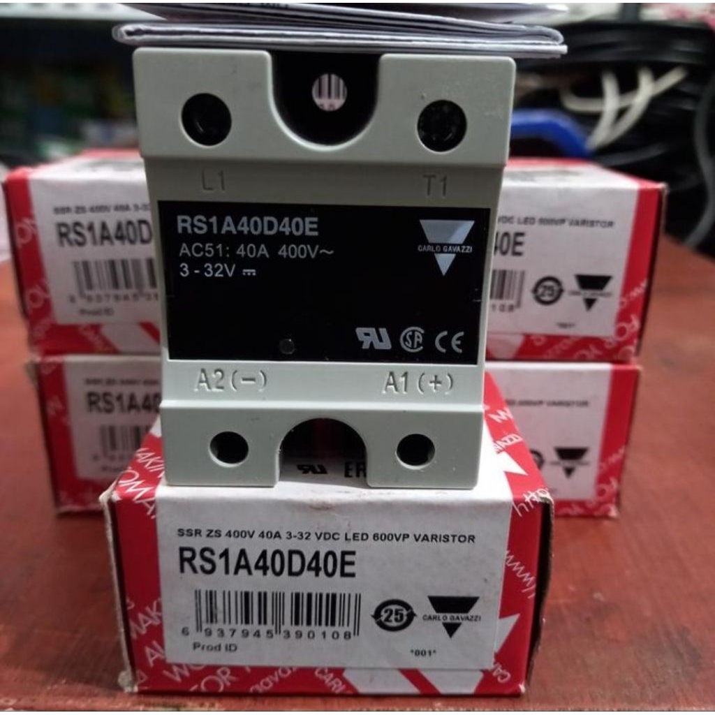 SSR CARLO GAVAZZI RS1A40D40E 40A ORIGINAL