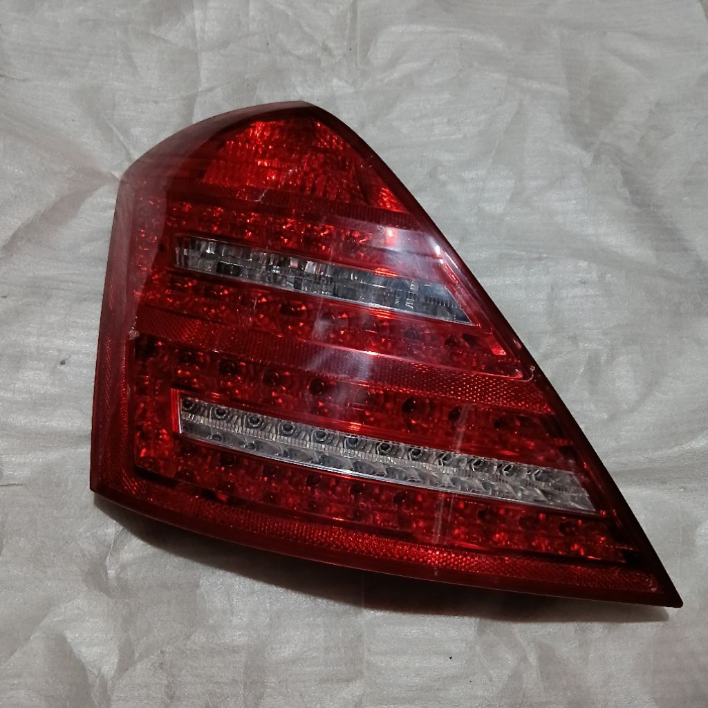 stoplamp lampu belakang mercy w221 facelift