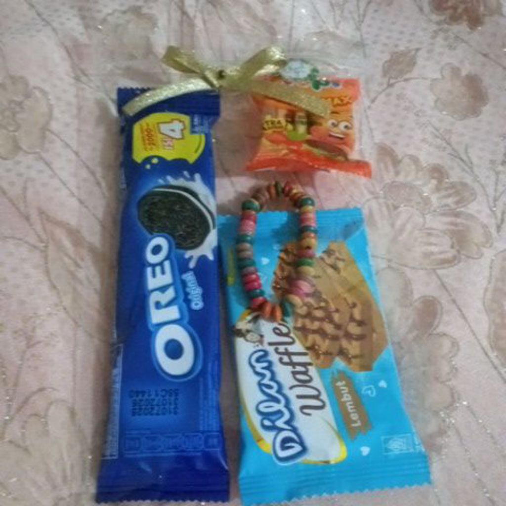 

Hampers Snack with Gelang