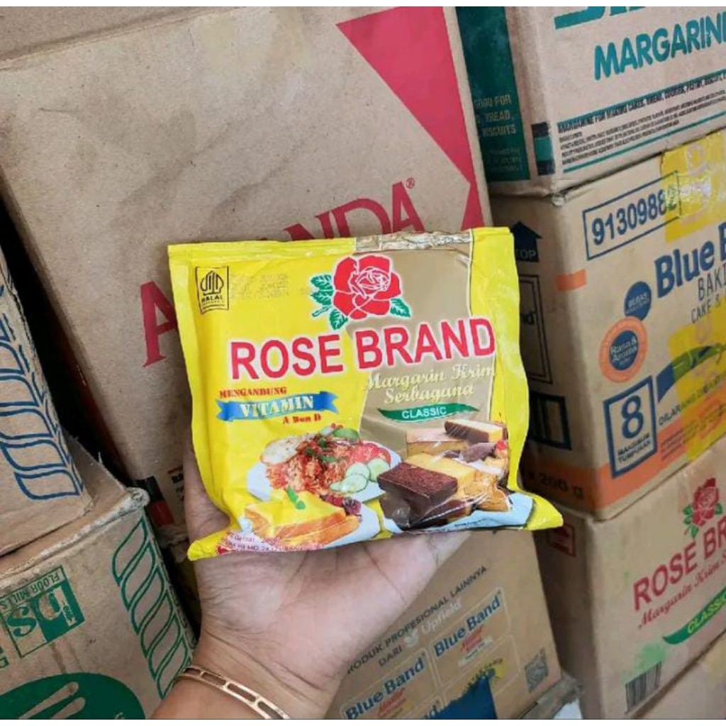 

Mentega kemasan merek Bluband / forvita / rose brand