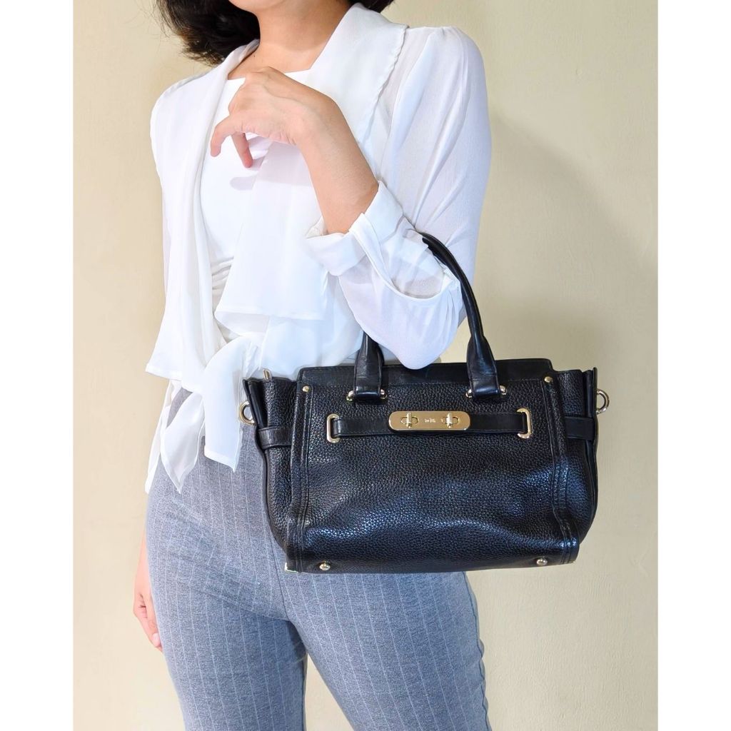 Black Swagger Satchel Bag