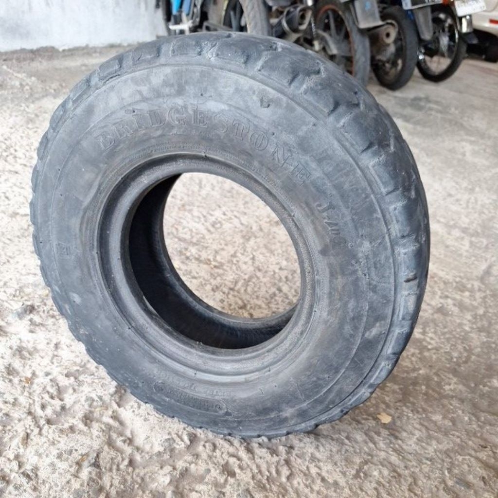 Ban forklift Bridgestone bekas 650-10