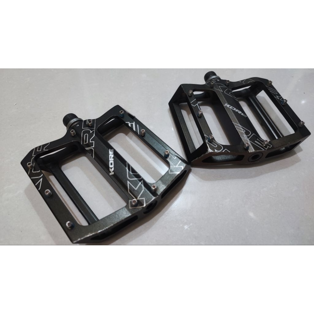 Pedal sepeda MTB Flat KORE ,bearing loncer mulus