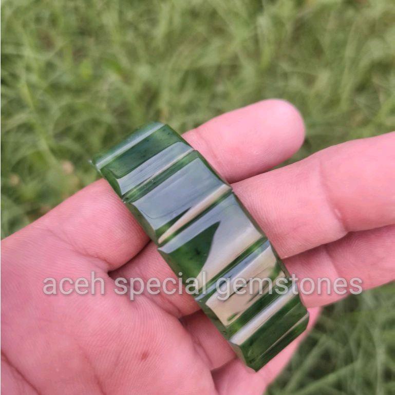gelang cutting batu giok jadeite jade terbaik, hiper glossy, 100% natural GRADE A / type A, origin a