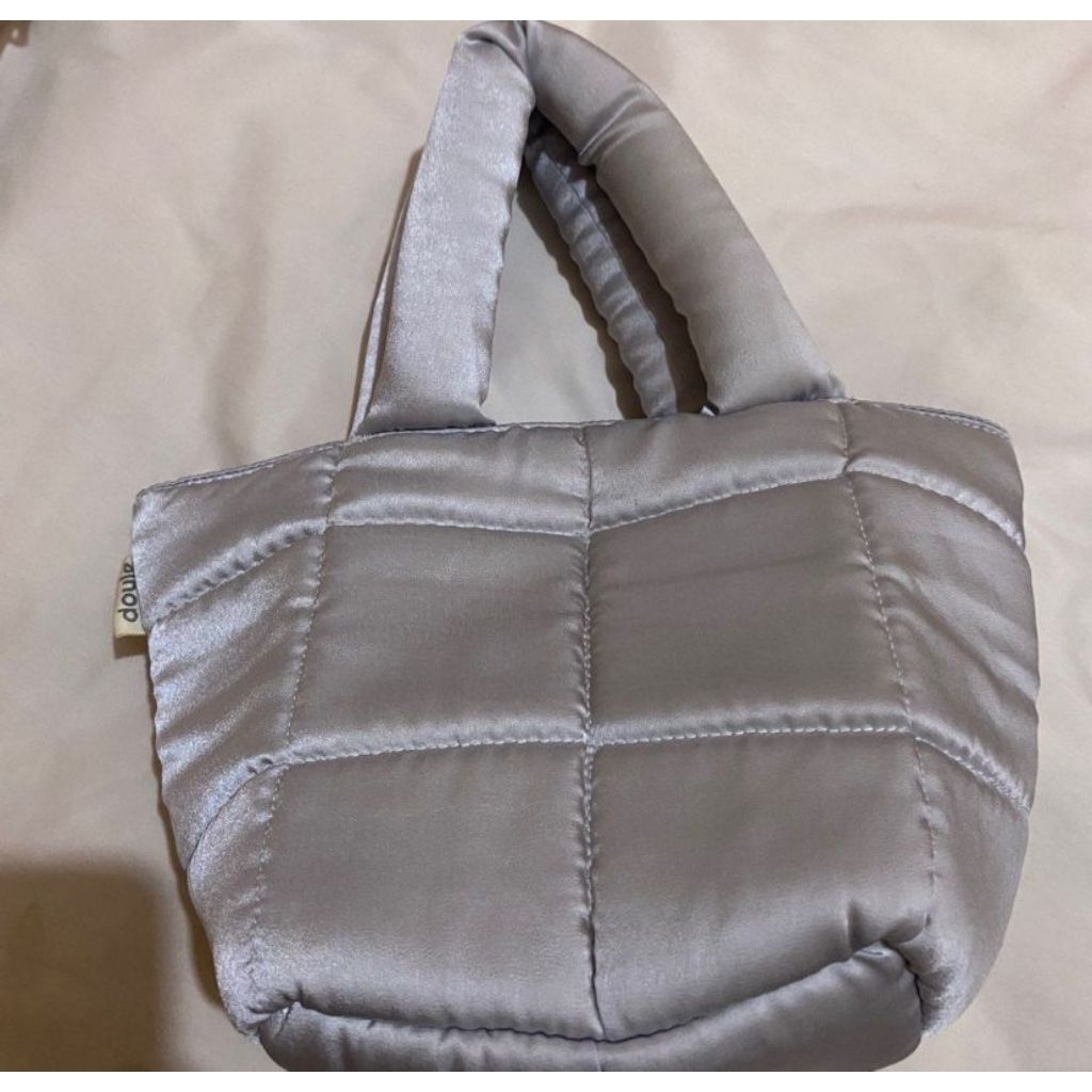DOYLE tas jinjing puff silver