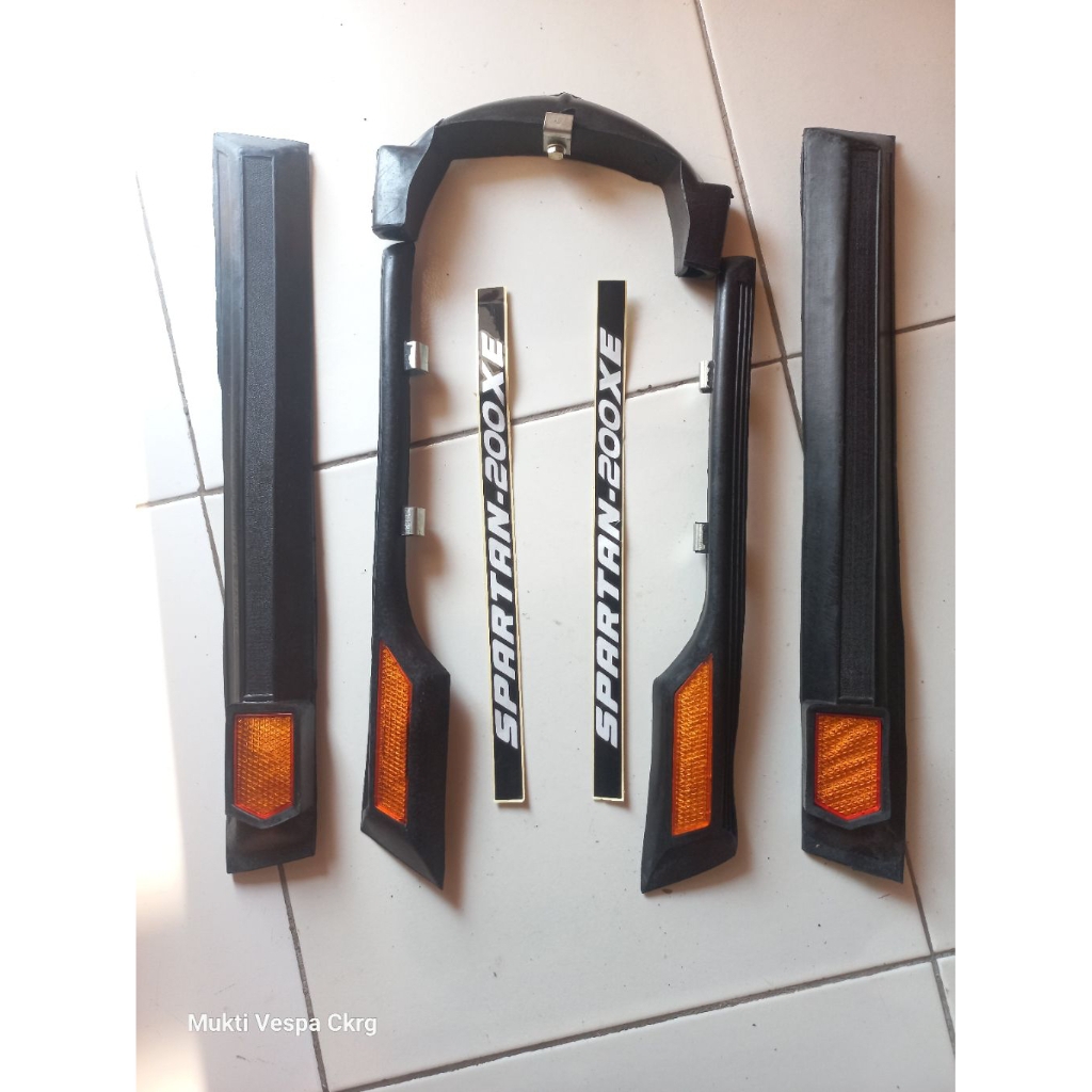 Body Trim Vespa Spartan P200XE 1 set (NEW)