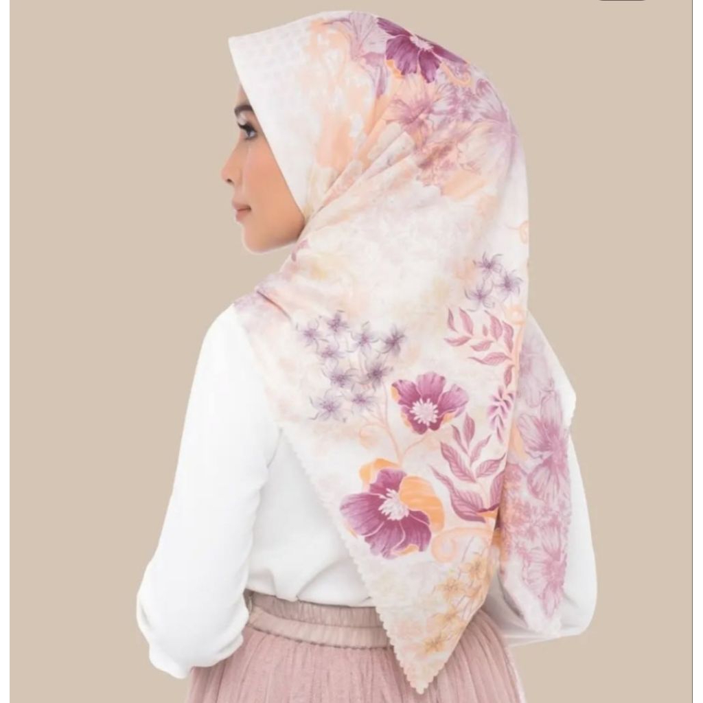 Wearing klamby canary scarf x hamidah (New)