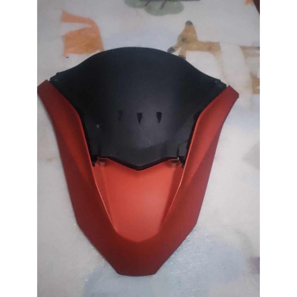 cover tameng lampu cover tameng v besar lengkap sama cover dalem leter v vcx 160 bekas original copo