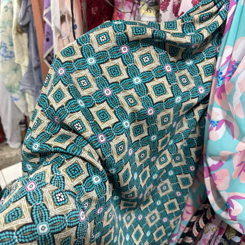 Kain Zara Crepe Motif etnik - frd kain motif etnik - kain bahan motif - kain gamis kebaya dress blou