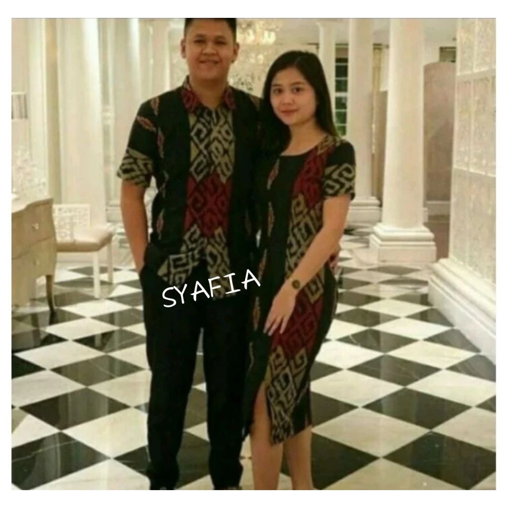 COUPLE TENUN TORAJA