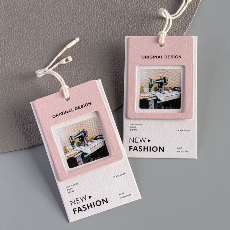 

PAKETAN HANG TAG TEBAL BAHAN IVORY 700GSM / TIDAK MUDAH SOBEK / BEBAS DESAIN CETAK DEPAN BELAKANG