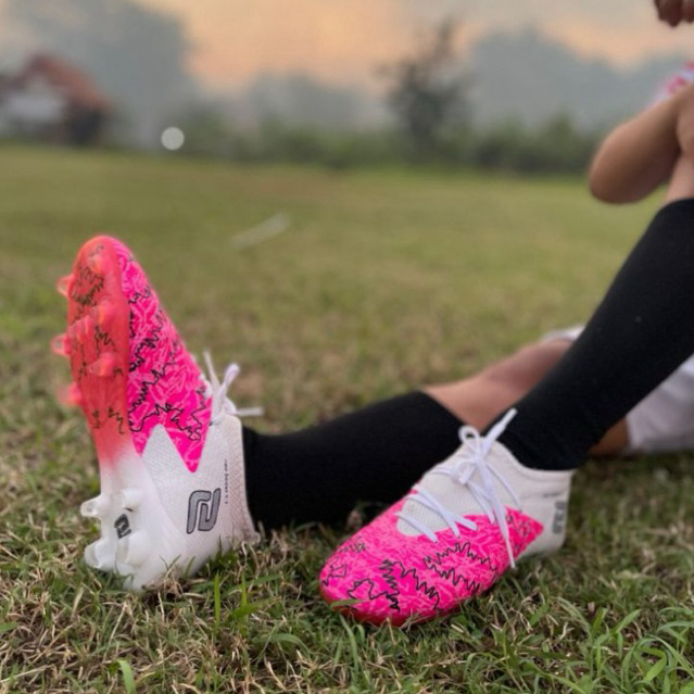 ERZUMA - Sepatu Sepak Bola Erzuma Neo Boost IN White Pink Boots Original