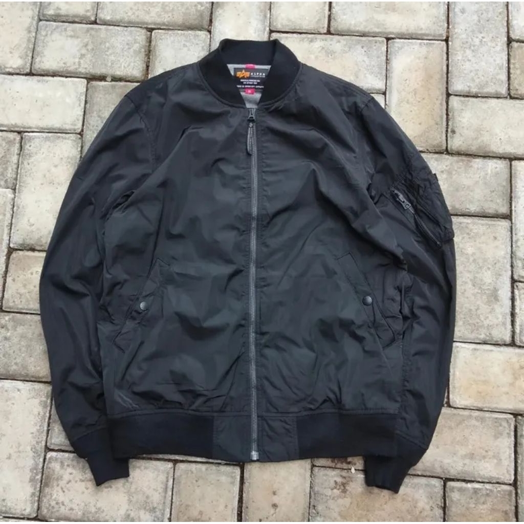 ALPHA INDUSTRIES BOMBER JACKET