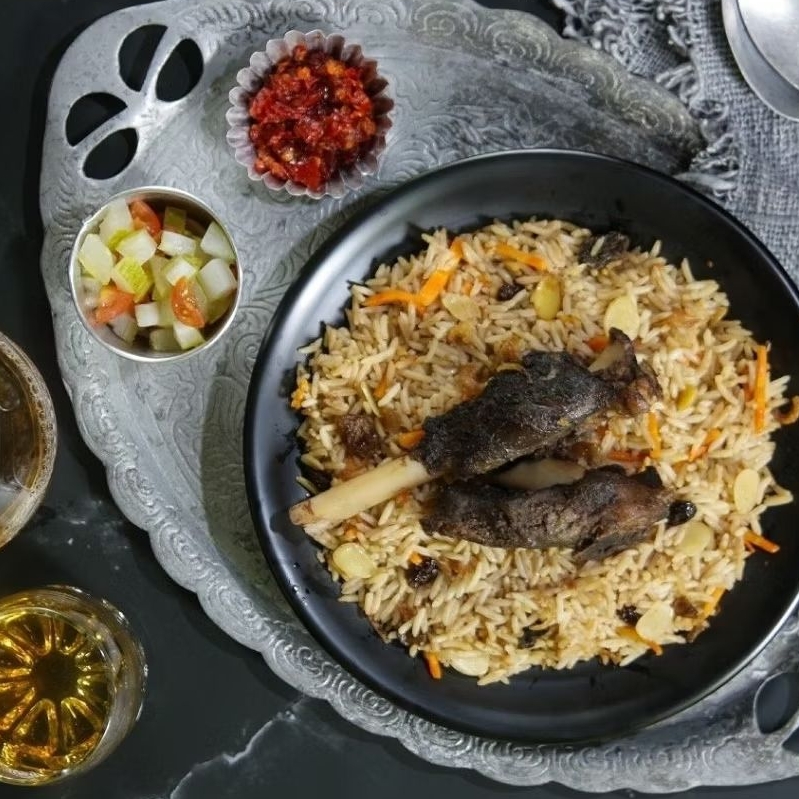 

nasi kebuli (Beras basmati + bumbu lengkap)