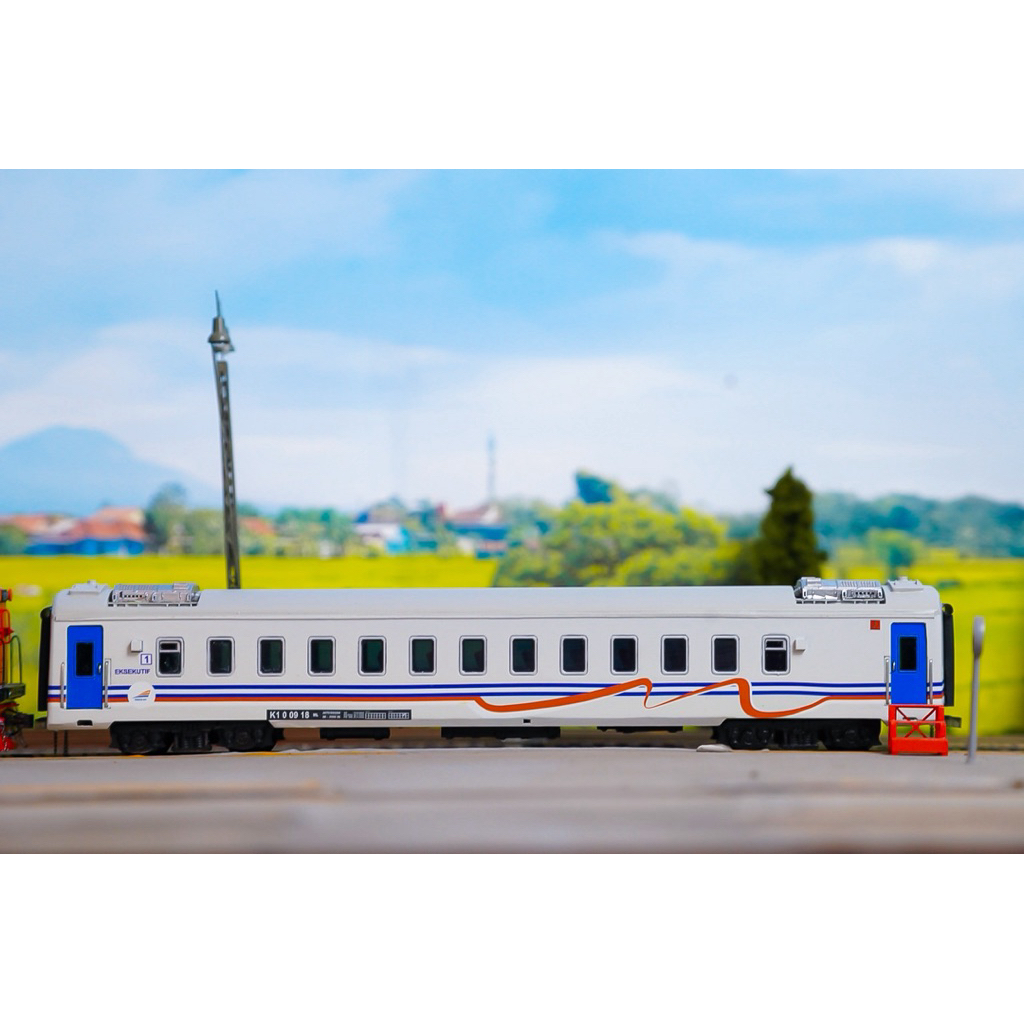 Miniatur kereta api gerbong K1 kaca pesawat skala HO