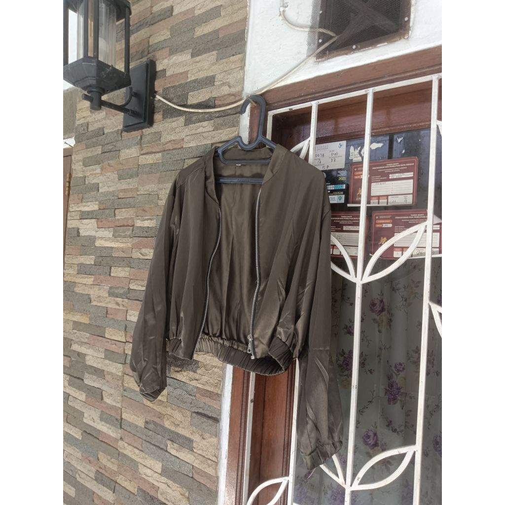 jaket running wanita