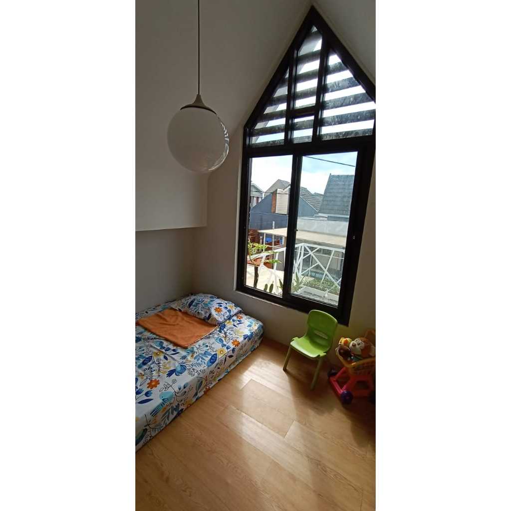 Mezzanine indoor kamar tidur anak tingkat