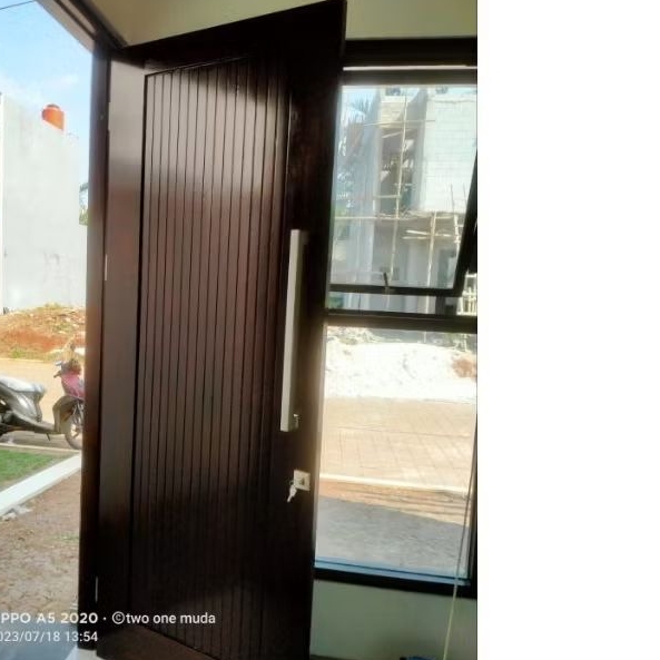 Pesanan  2 daun pintu kayu kamper + finishing plitur