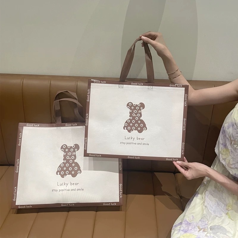 

Membentuk-A57/Goodie bag-Tas Belanja tas Jinjing tas spunbond tas souvenir premium tebal dan kuat/Terlaris lipat jumbo/ waterproof/shopping bag Tas Belanja Murah Karakter Kartun