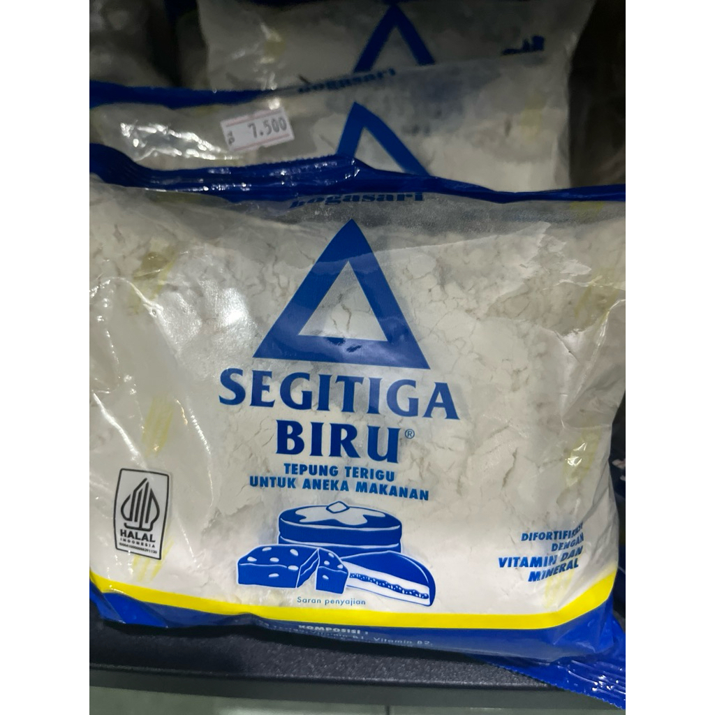 

Tepung terigu segitiga biru 500gram