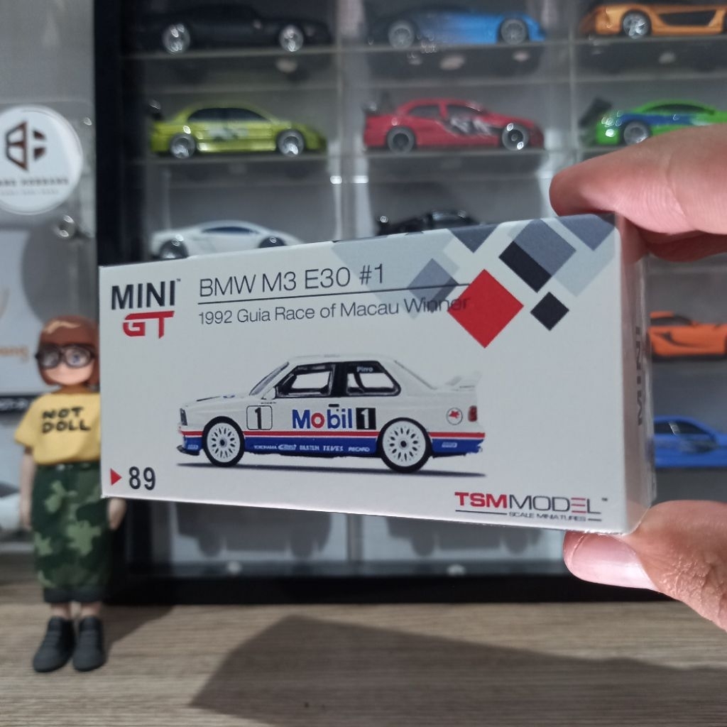 Custom Box #89 BMW M3 E30 #1 1992 Guia Race of Macau Winner MiniGT
