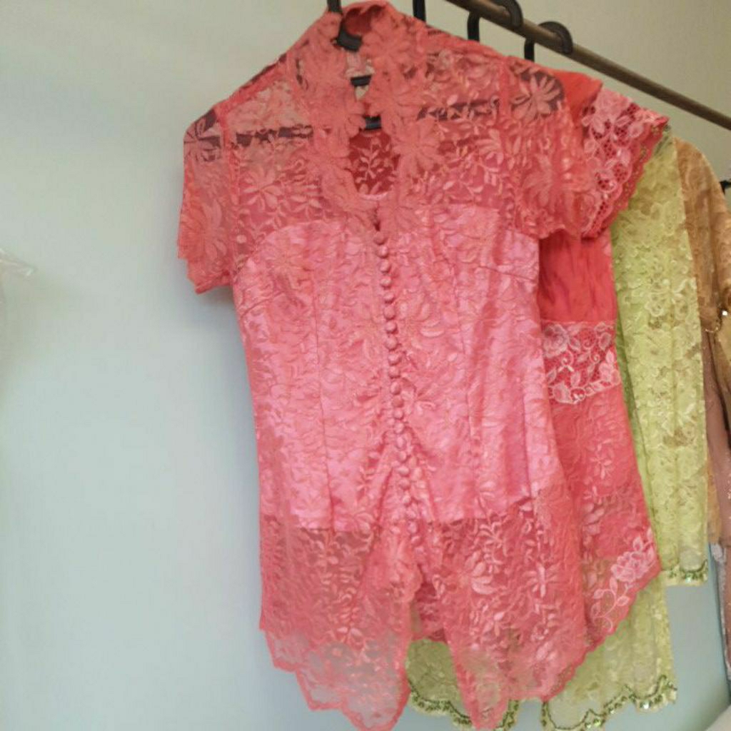 Kebaya modern Preloved