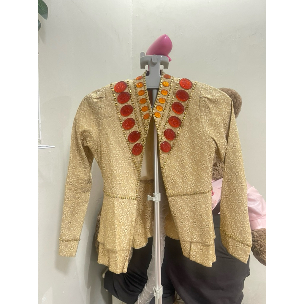 blazer mirip dian pelangi
