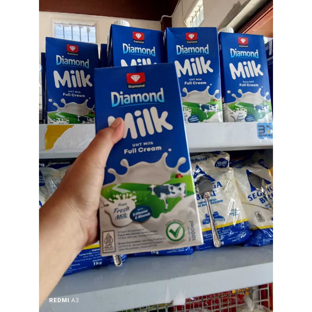 

Diamond Milk UHT Full Cream (1 Liter)