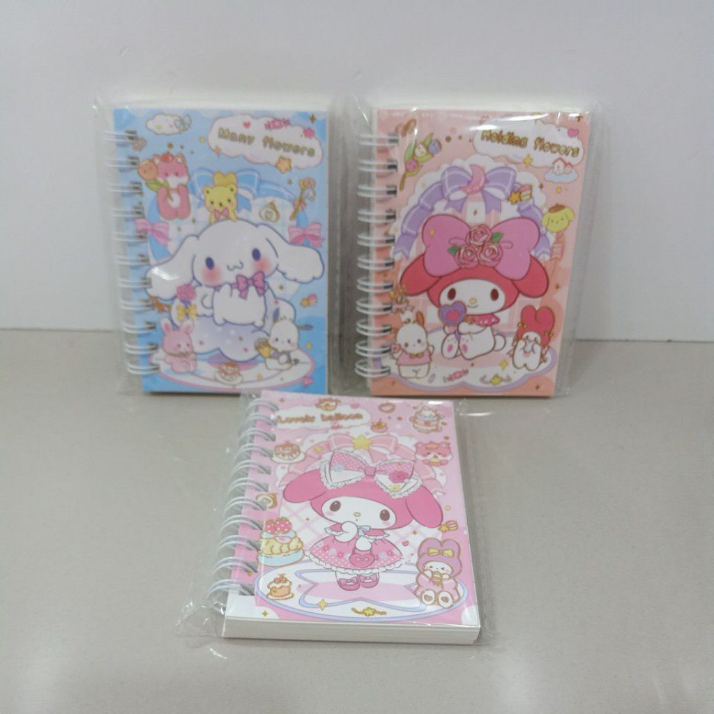 

Buku File Mini Motif Sanrio Ukuran 77×107mm Isi 80 Lembar /19679