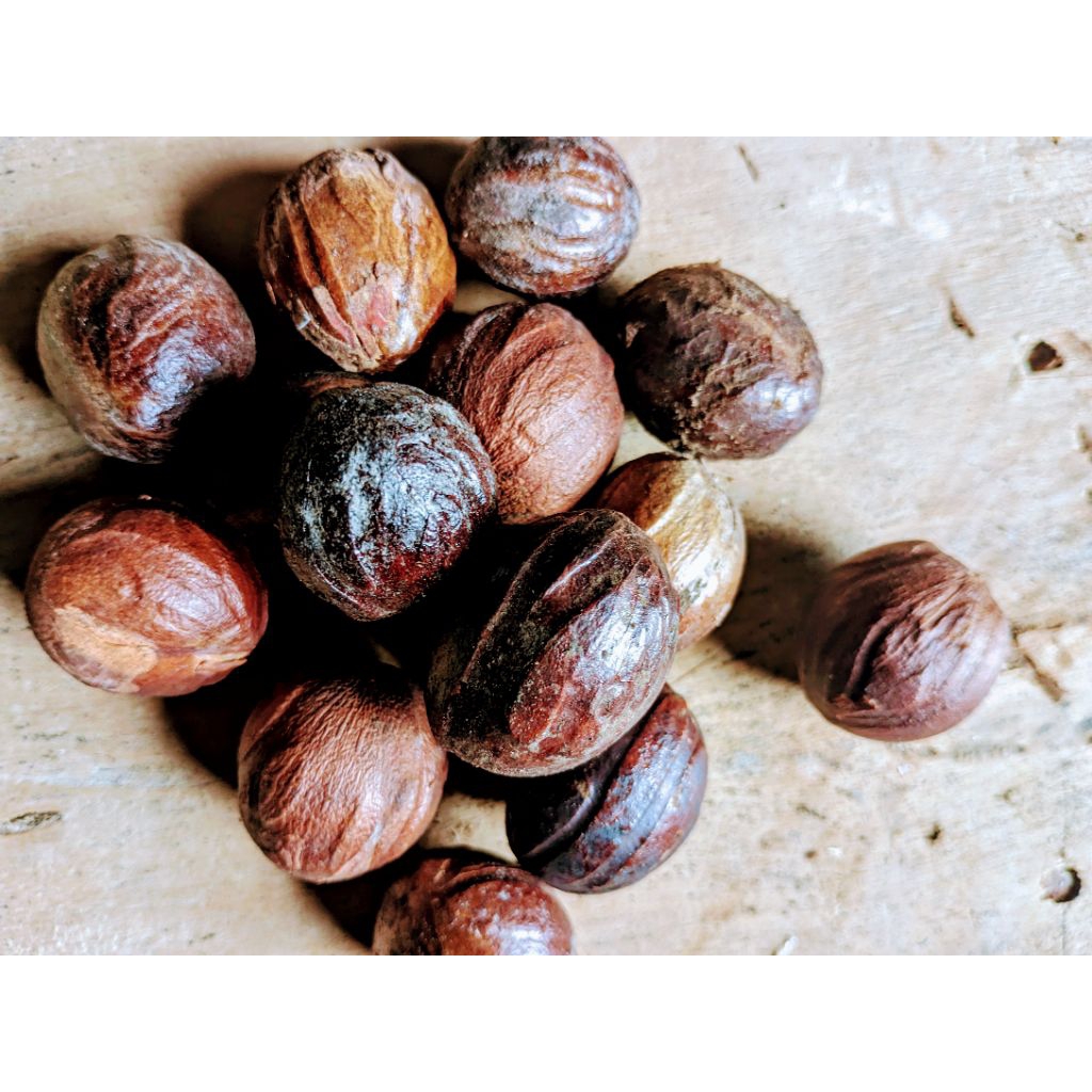 

biji pala tua kering/1kg