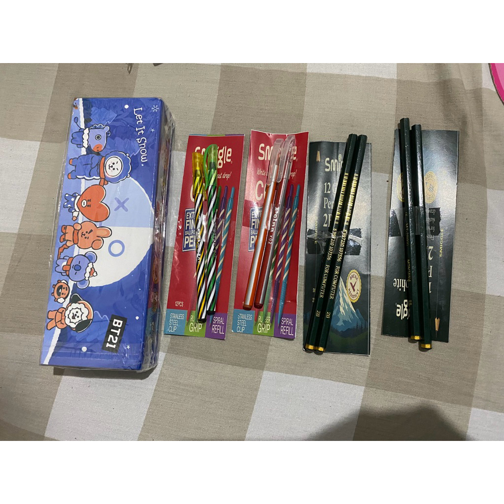 

paket tempat pensil Smiggle