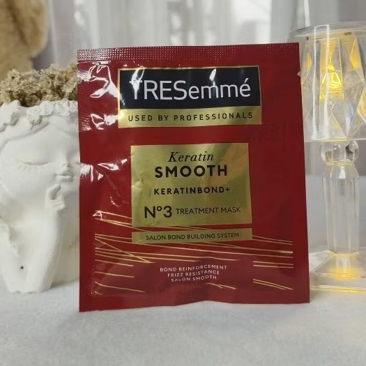 TRESemme Treatment Mask Keratin Smooth Sachet 30gr