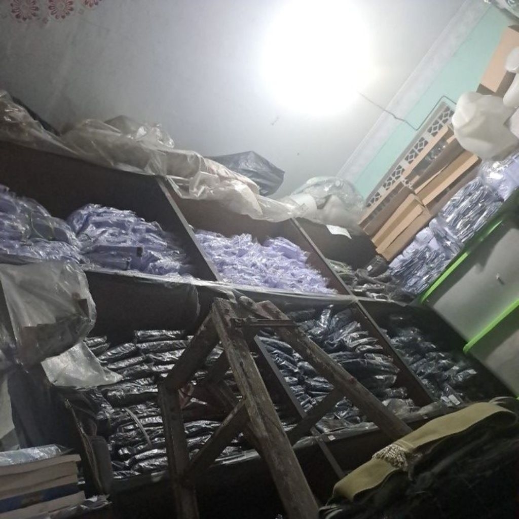 

Putra Berkah-Baju SMP Kemeja SMP Putih Seragam Sekolah SMP Lengan Pendek Lengan Panjang Pria Wanita