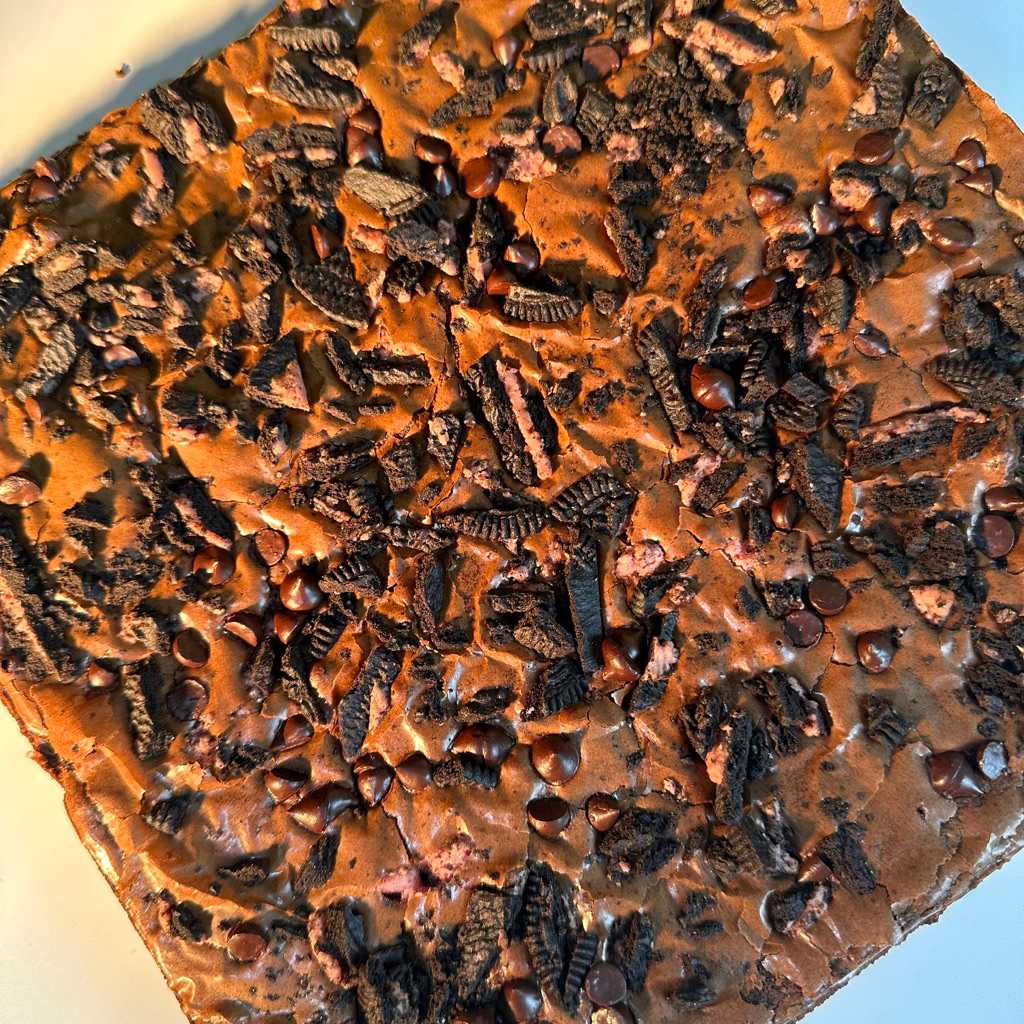 

Brownies Fudgy Oreo Pastipastry – Legit, Lumer, Topping Oreo Melimpah