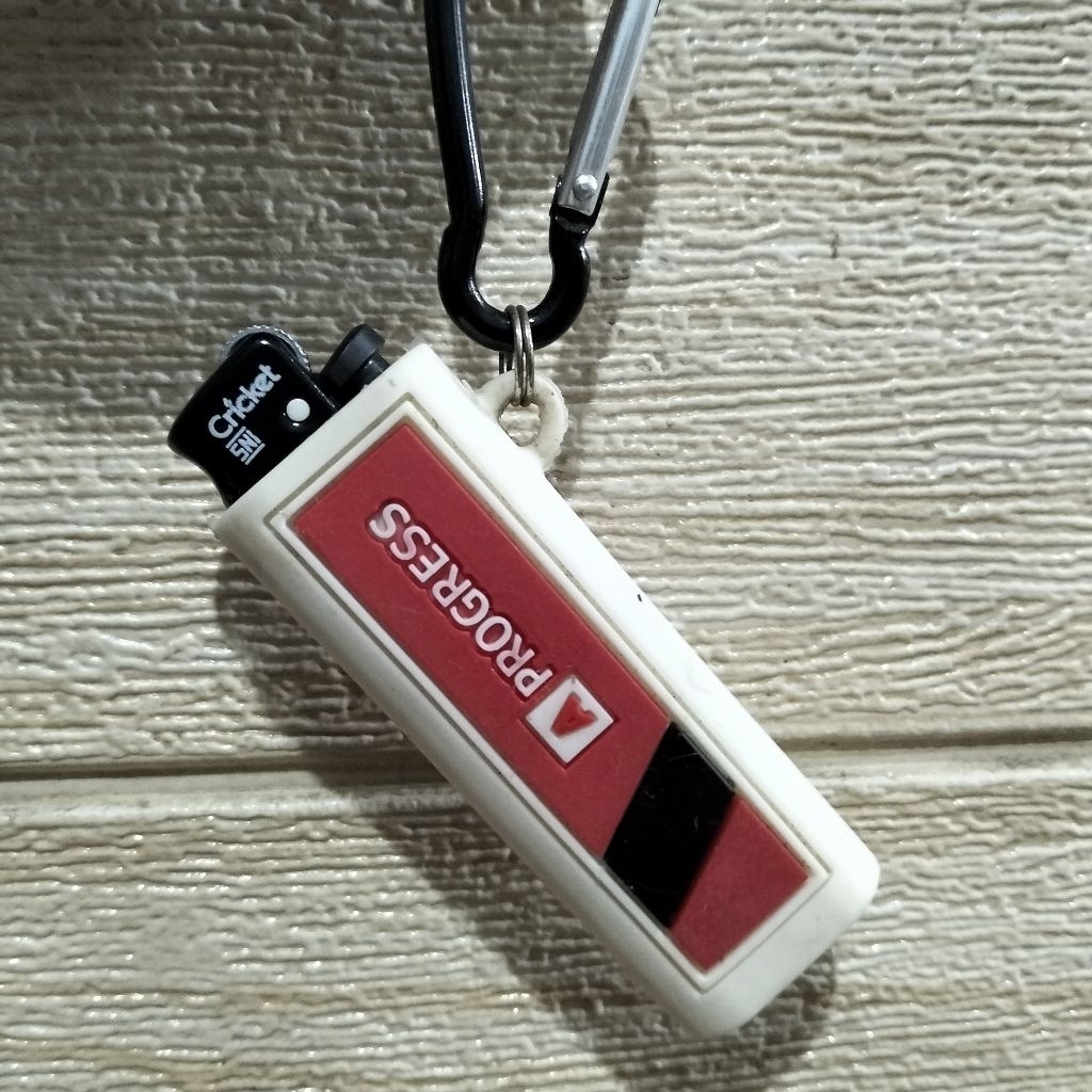 Cricket Gantungan Korek Gas Cricket + Gantungan Kunci