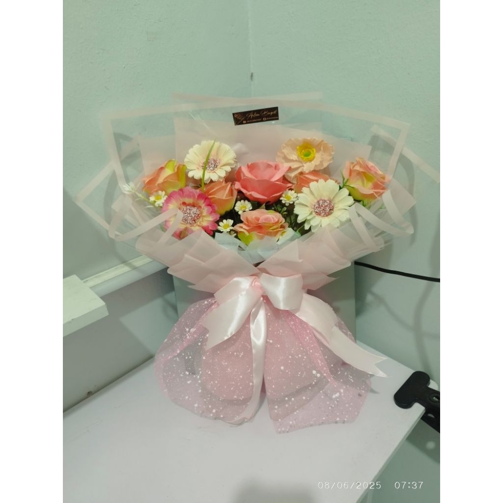 Buket bunga artificial wisuda - buket wisuda bunga palsu