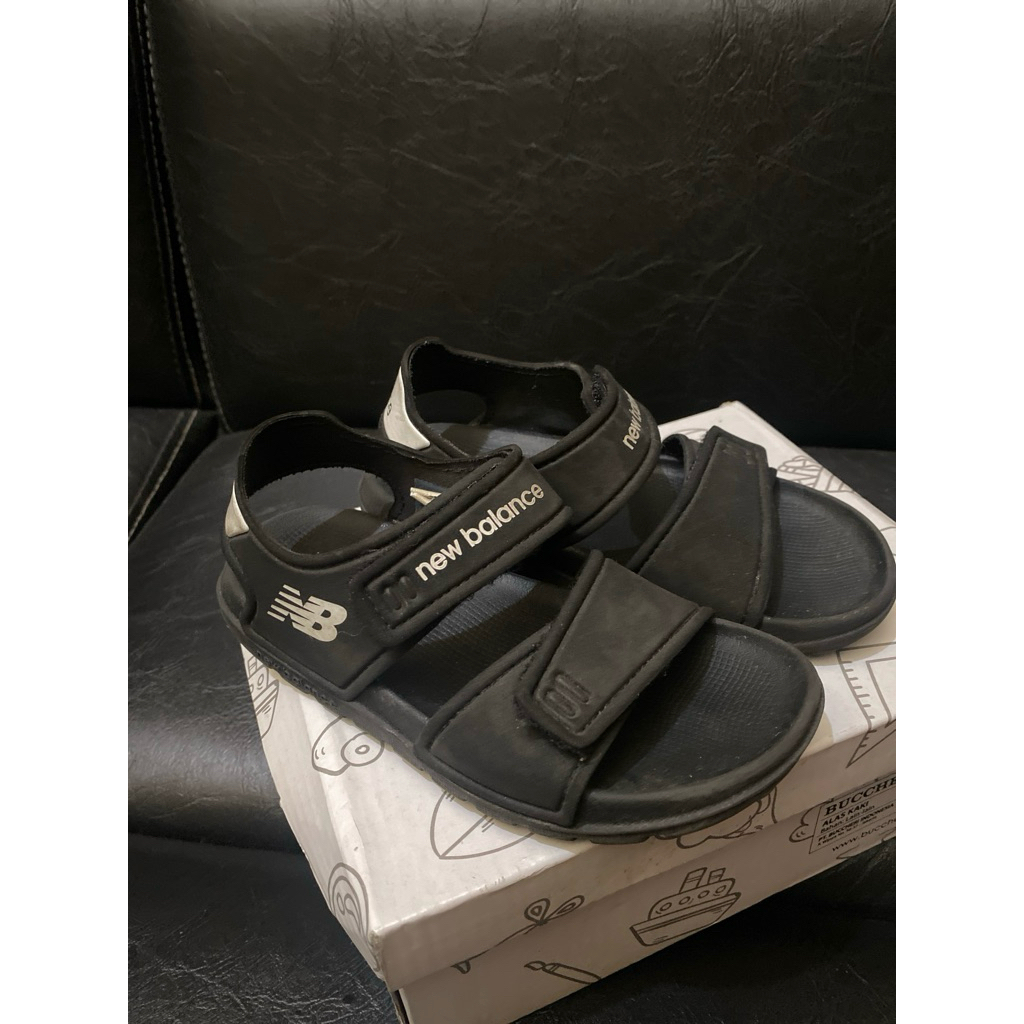 Preloved sendal anak merk NB original