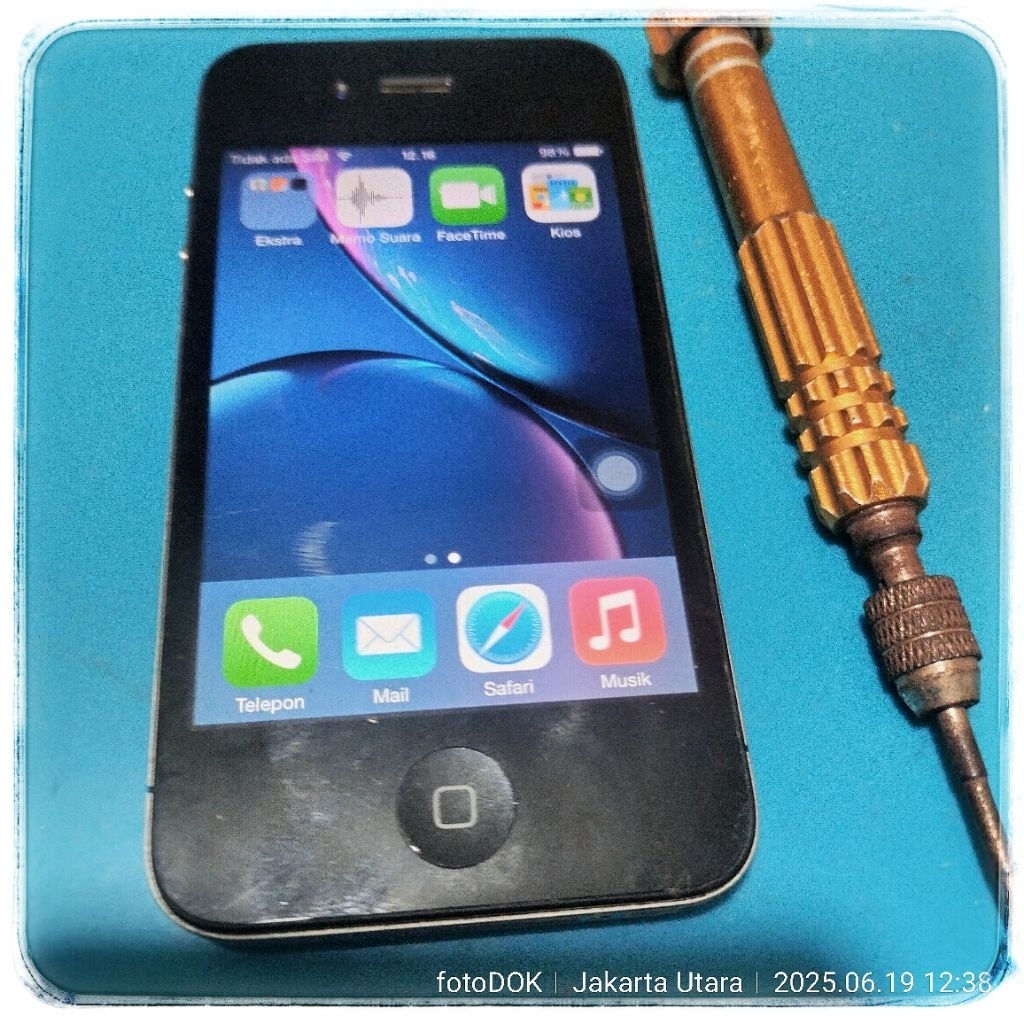 iPhone 4 (4G) 8 GB Black | XL only | FMi Off | non iBox