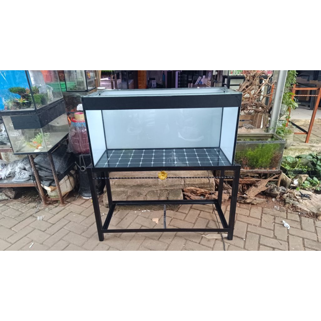 AQUARIUM KACA 100 40 50 plus rak hollo rangka siku hitam dan skotlet full
