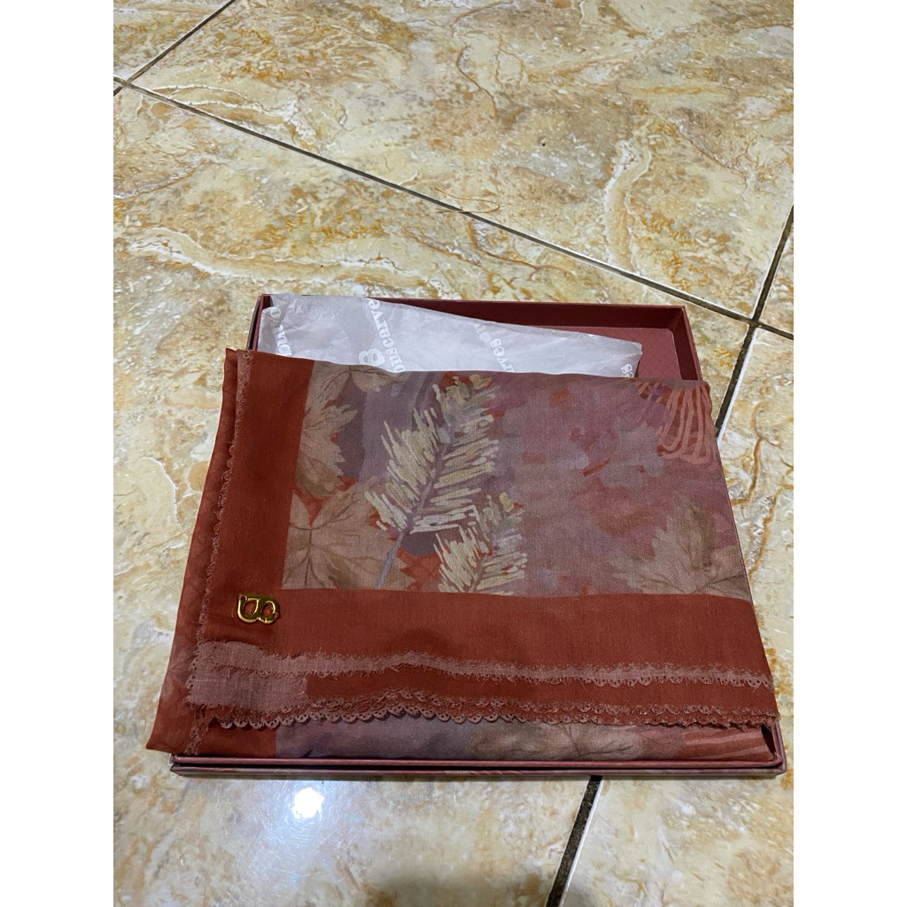 preloved buttonscraves