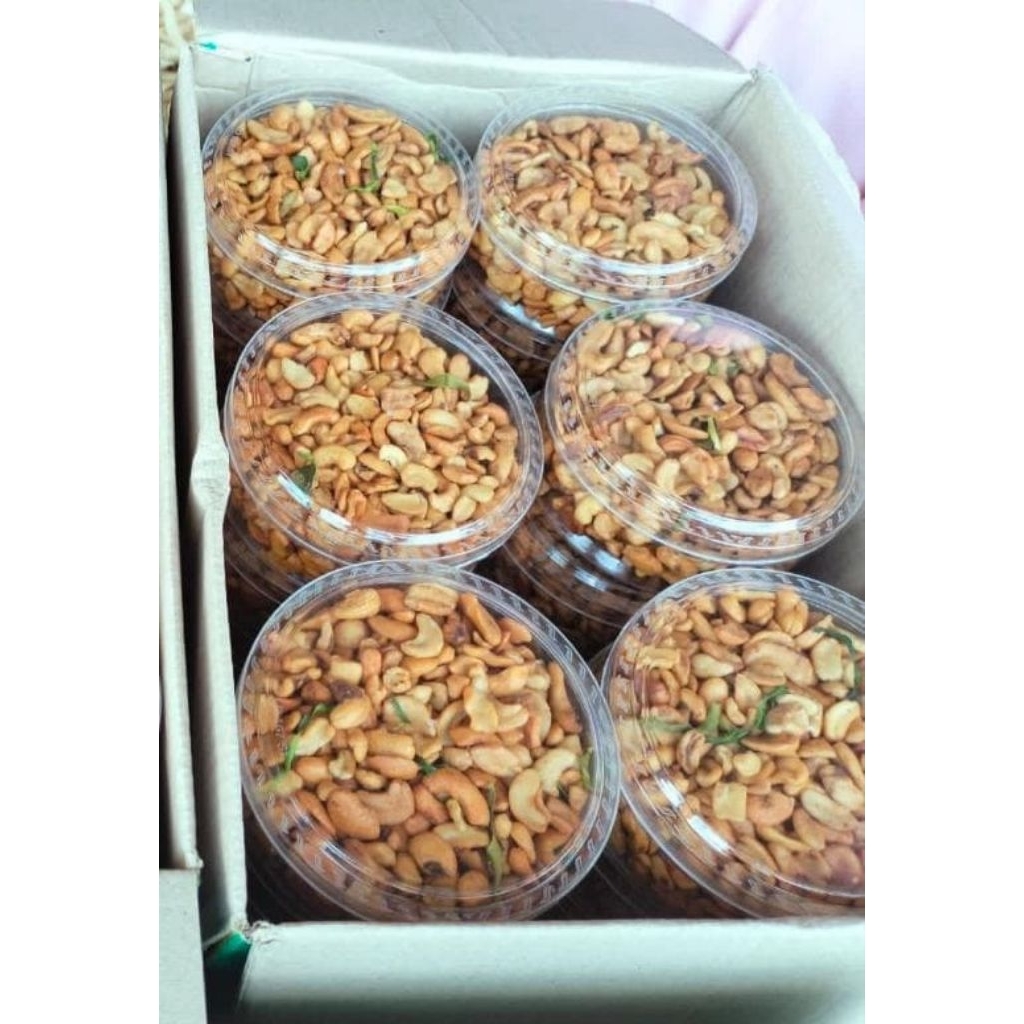 

Patahan kacang mede 200gr
