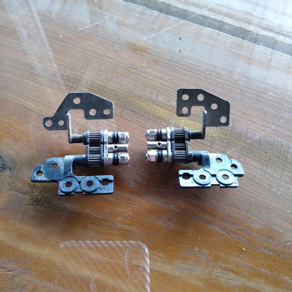 engsel laptop asus tp301u