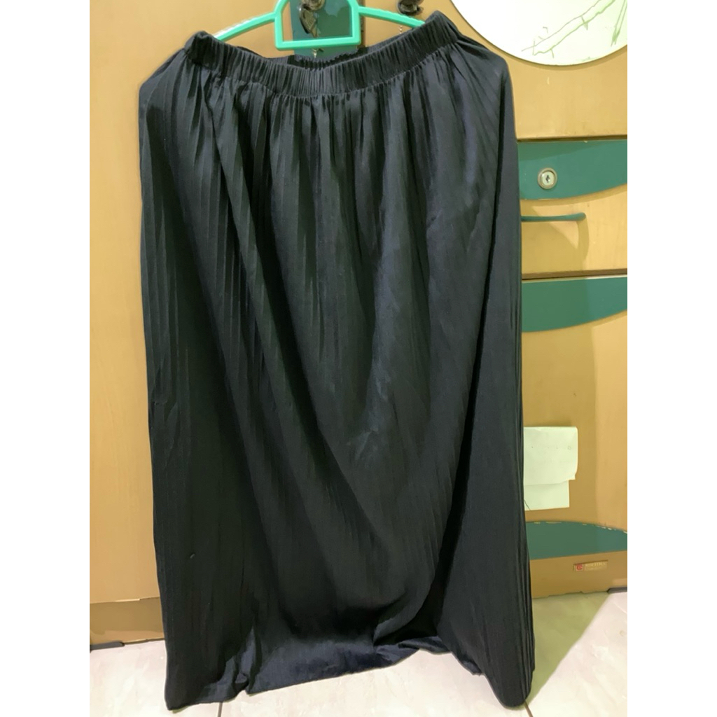 preloved rok plisket