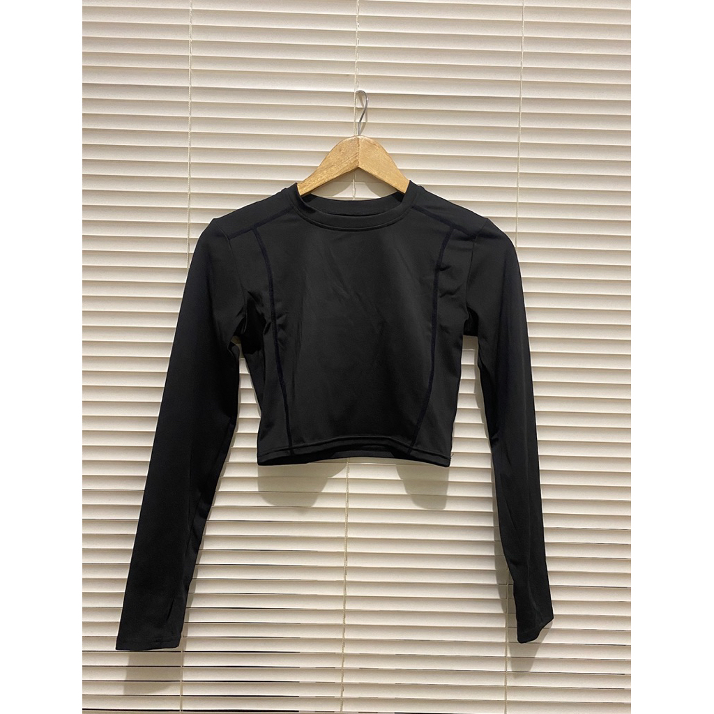Baju Olahraga Crop