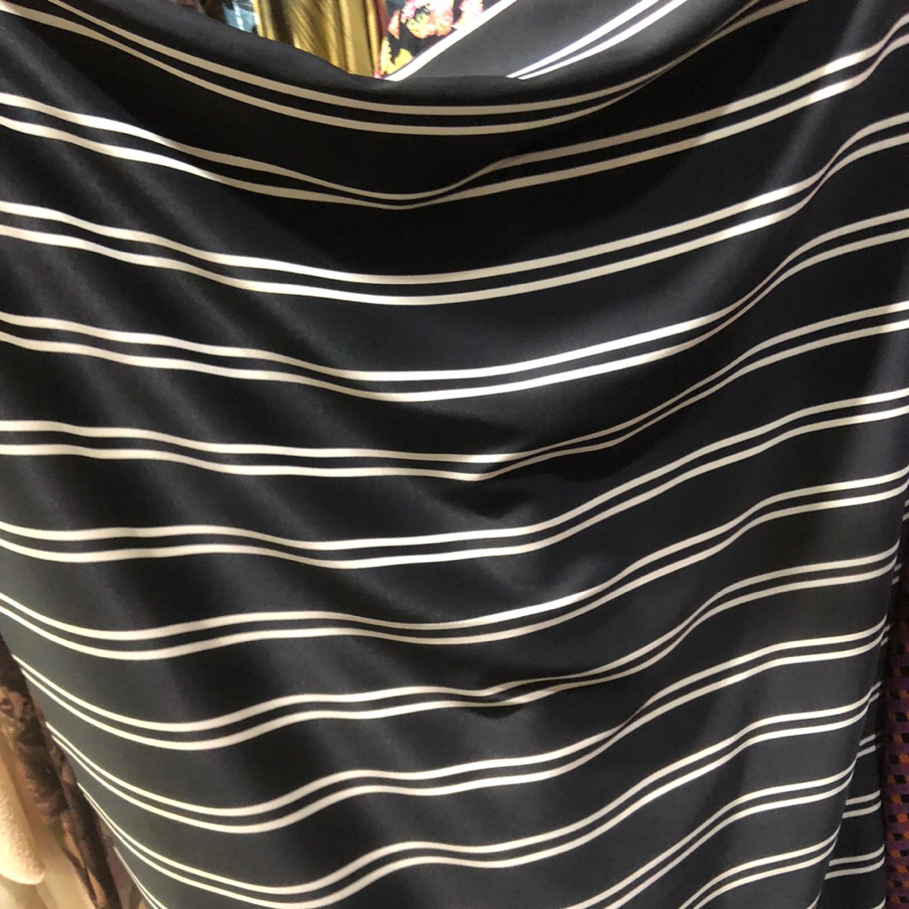 kain satin silk motif salur - kain satin silk motif branded - kain satin silk motif premium aur