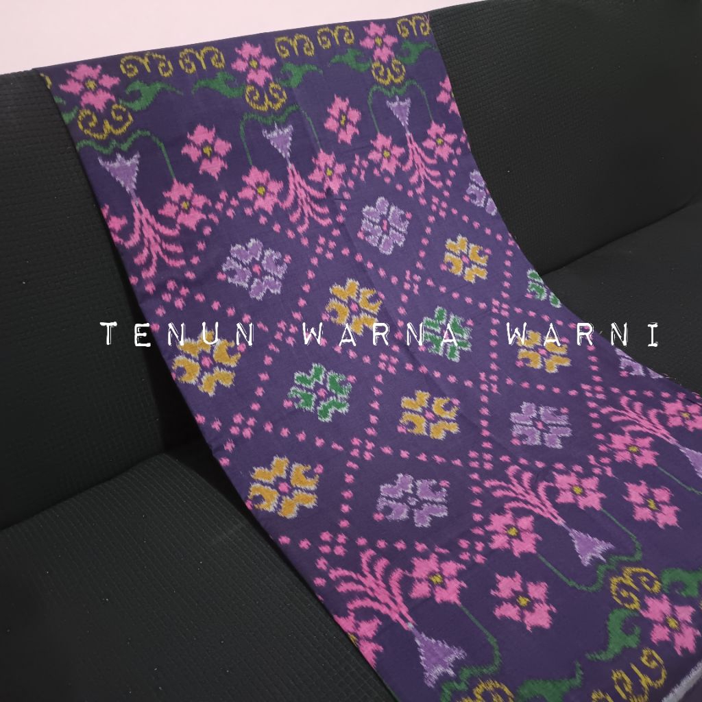 Kain Endek Tenun Ikat Bali