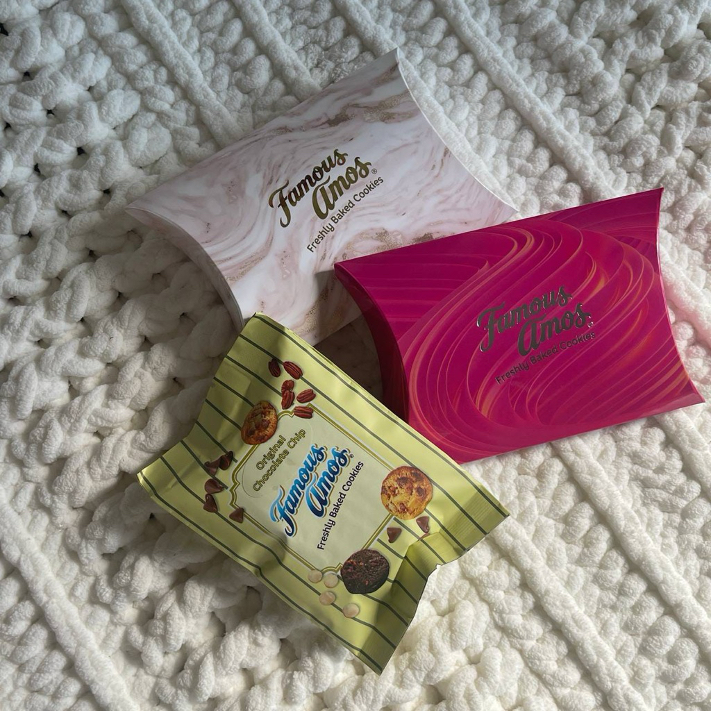 

famous amos cookies asli Malaysia kemasan untuk souvenir